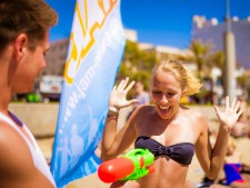 strand-lloret-de-mar-wasserpistolen-action