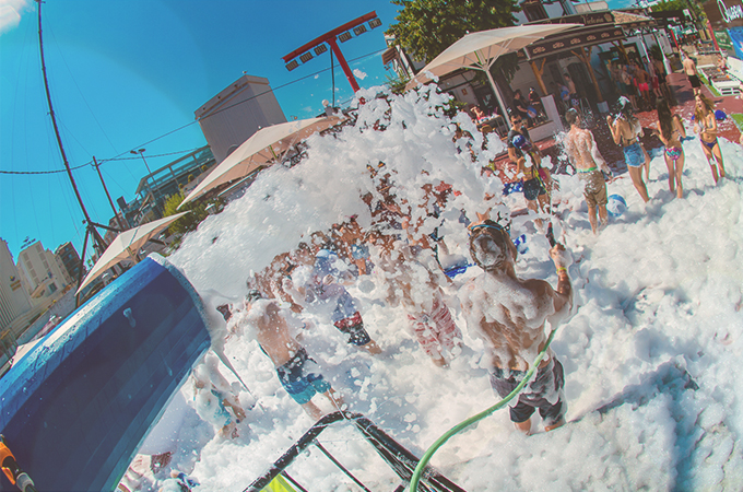 Party dies, Party das, Schaumkanone alle nass!