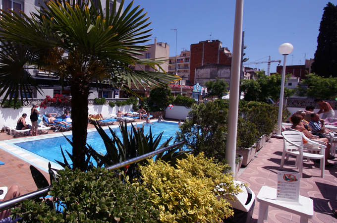 schöne Poolanlage im Hotel Aqua Bertram