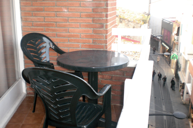 Balkon einer Apartments mit Sitzmöglichkeiten