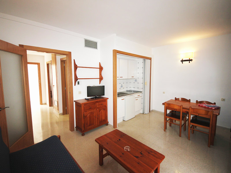 Wohnraum mit Küchenzeile